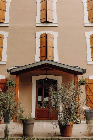 Front of property - Logis Hôtel du Parc (Cransac)