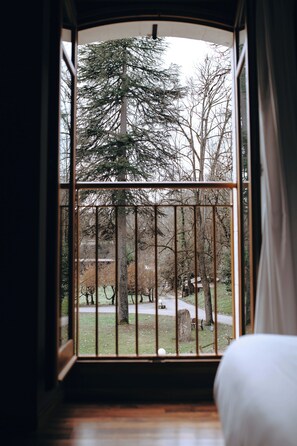 Deluxe Room, Bathtub | In-room safe, desk, soundproofing, iron/ironing board - Logis Hôtel du Parc (Cransac)