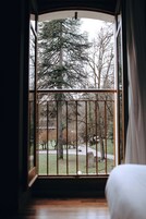 Quarto luxo, banheira | Cofres nos quartos, escrivaninha, quartos à prova de som