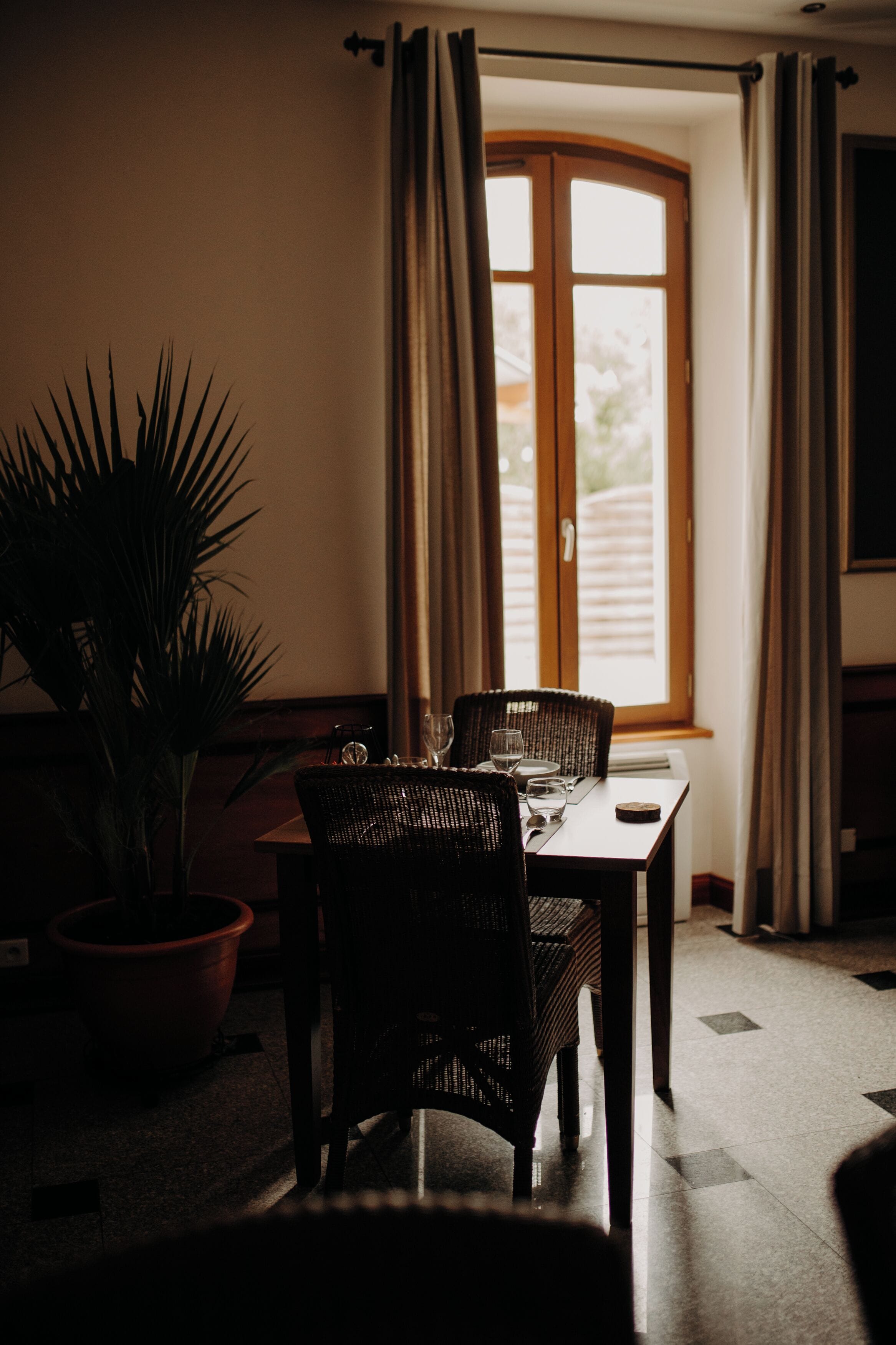 breakfast and dinner served, french cuisine