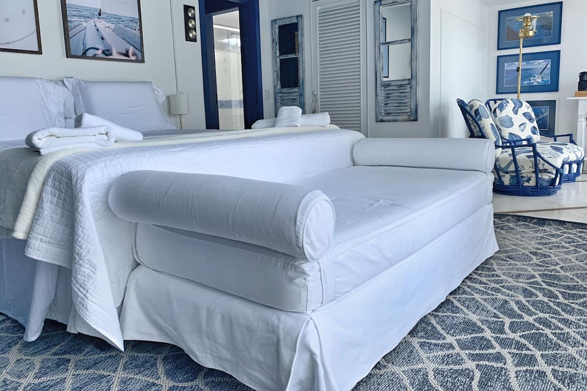 Suite Deluxe Vista Canal | 迷你吧、遮光窗帘、免费 WiFi、床单