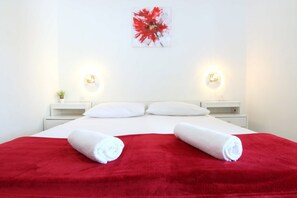 1 غرفة نوم وأغطية فراش متميزة ومكتب وتجهيزات عازلة للصوت