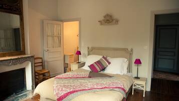 Double Room | Individually decorated, individually furnished, desk, blackout drapes