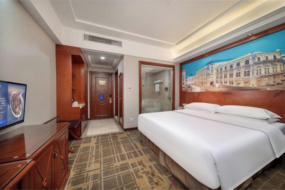 Deluxe Queen Room