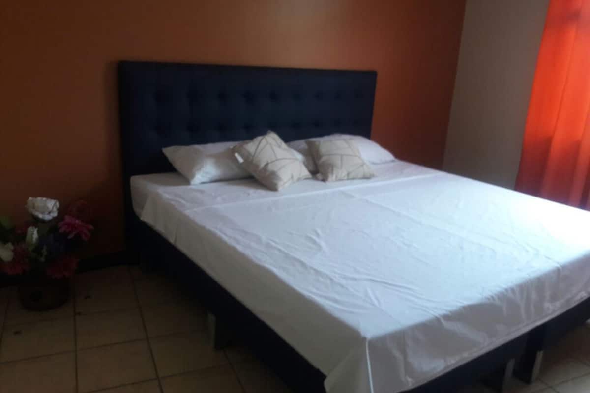 classic house, 3 bedrooms | rollaway beds, free wifi