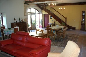 Flat-screen TV - La Bastide du Roy (Villamblard)