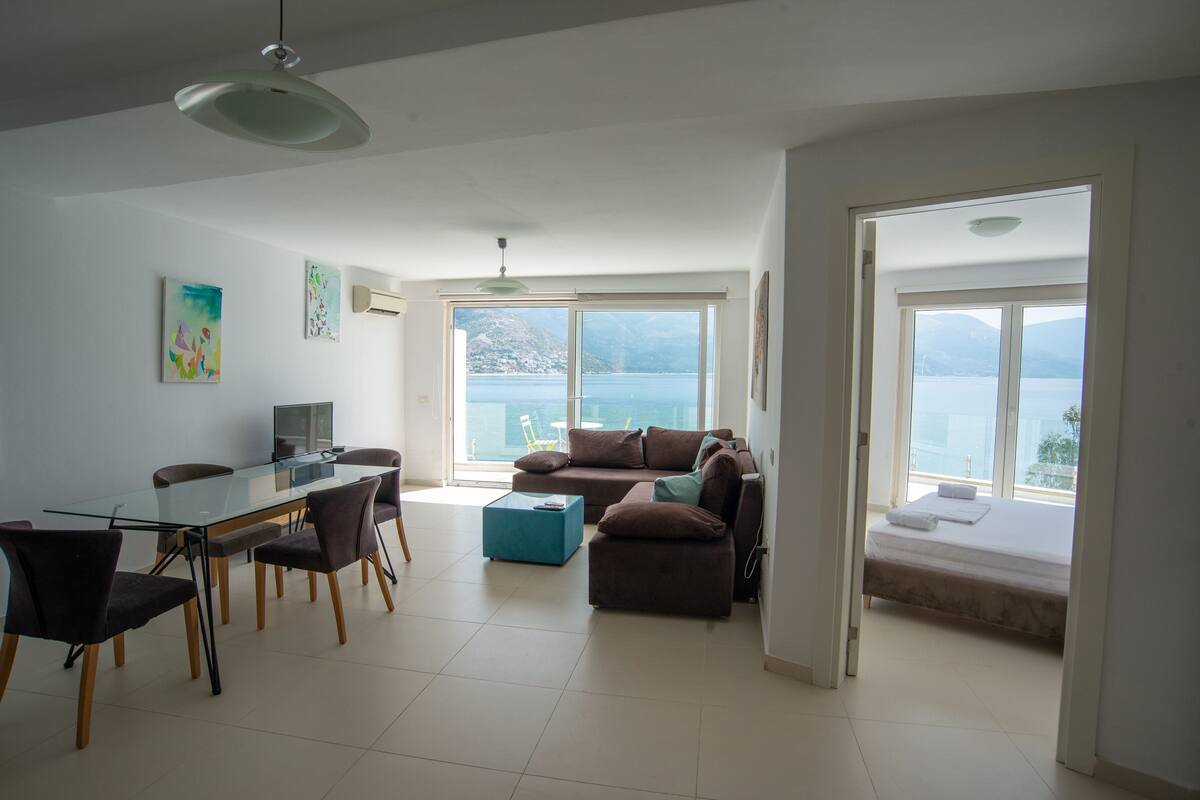 Appartement Duplex Panoramique, 3 chambres, balcon, vue mer | Coin séjour