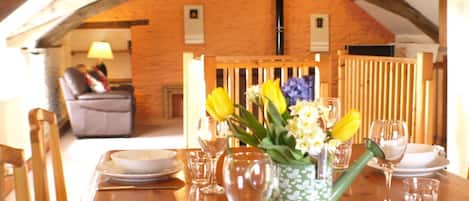Ferienhaus, 3Â Schlafzimmer (Shires Rest) | Essbereich im Zimmer