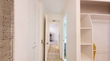 Standard Apartment, 3 Bedrooms, 2 Bathrooms | 3 bedrooms, iron/ironing board, free WiFi, bed sheets