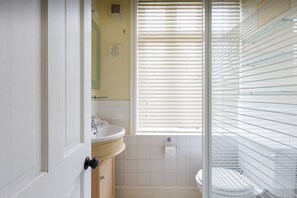 Superior-Doppelzimmer (Sandpiper) | Badezimmer | Duschwanne, kostenlose Toilettenartikel, Haartrockner, Handtücher
