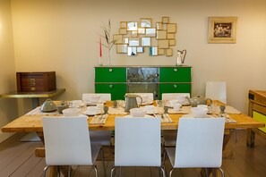 Tägliches inbegriffenes großes Frühstück