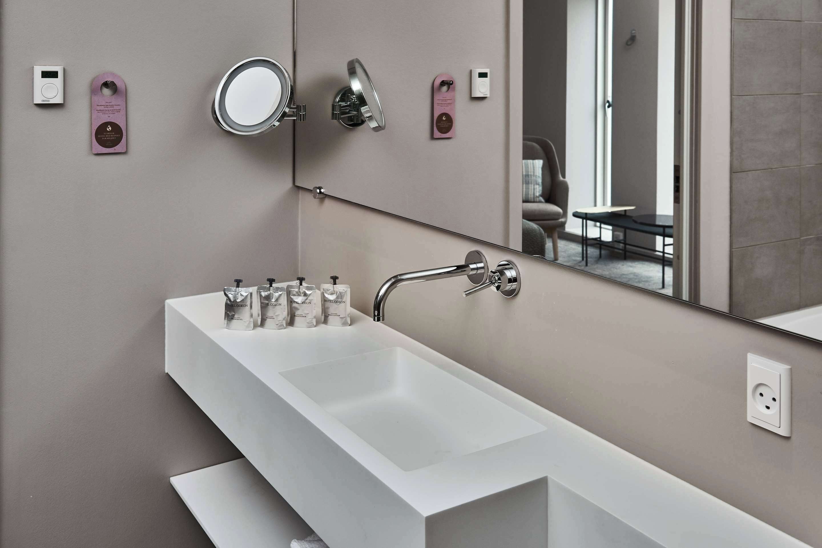 in-room safe, desk, soundproofing, free wifi