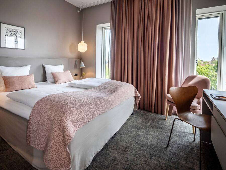 Superior Double Room | Peti besi dalam bilik, meja, kalis bunyi, Wi-fi percuma