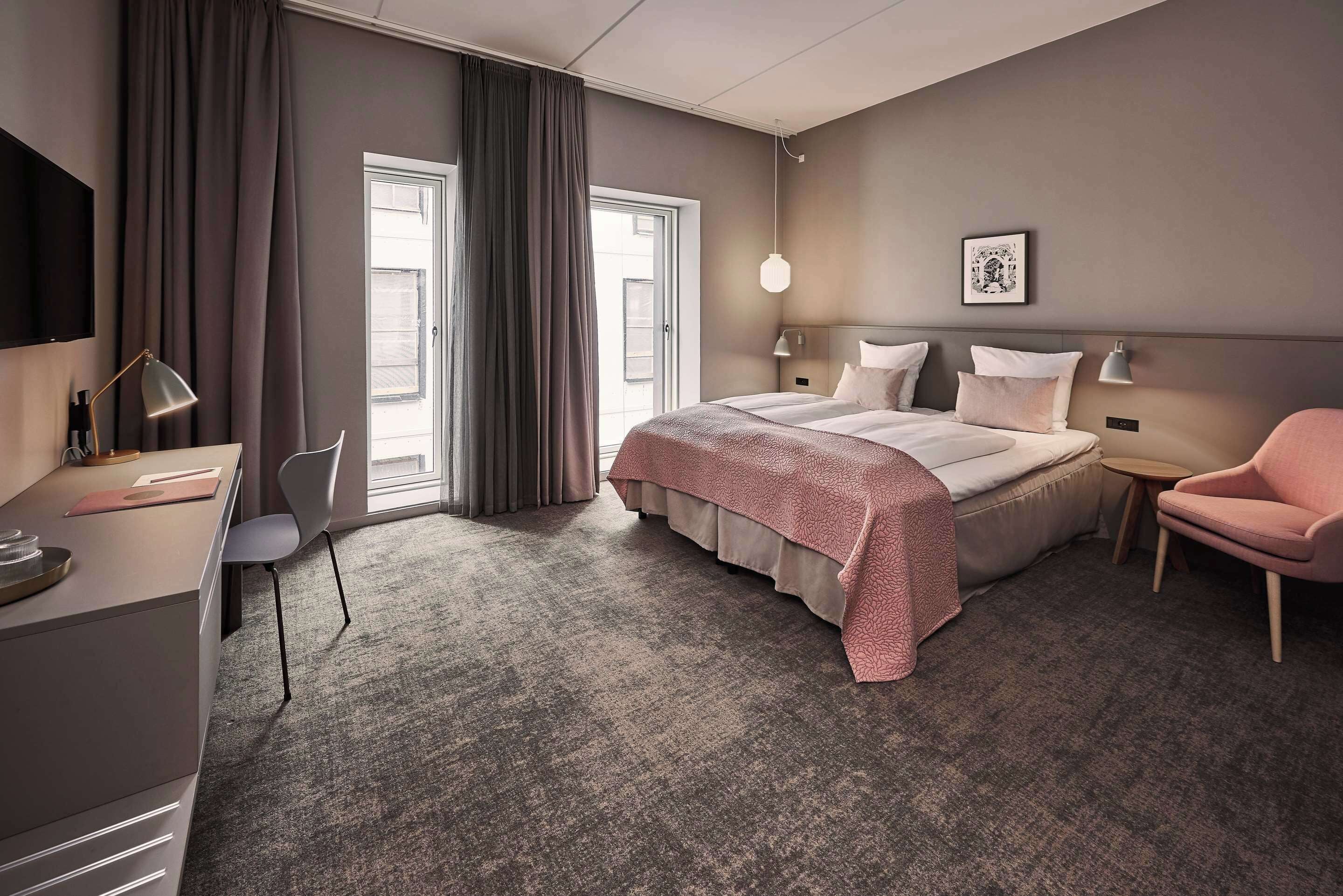 In-room safe, desk, soundproofing, free WiFi