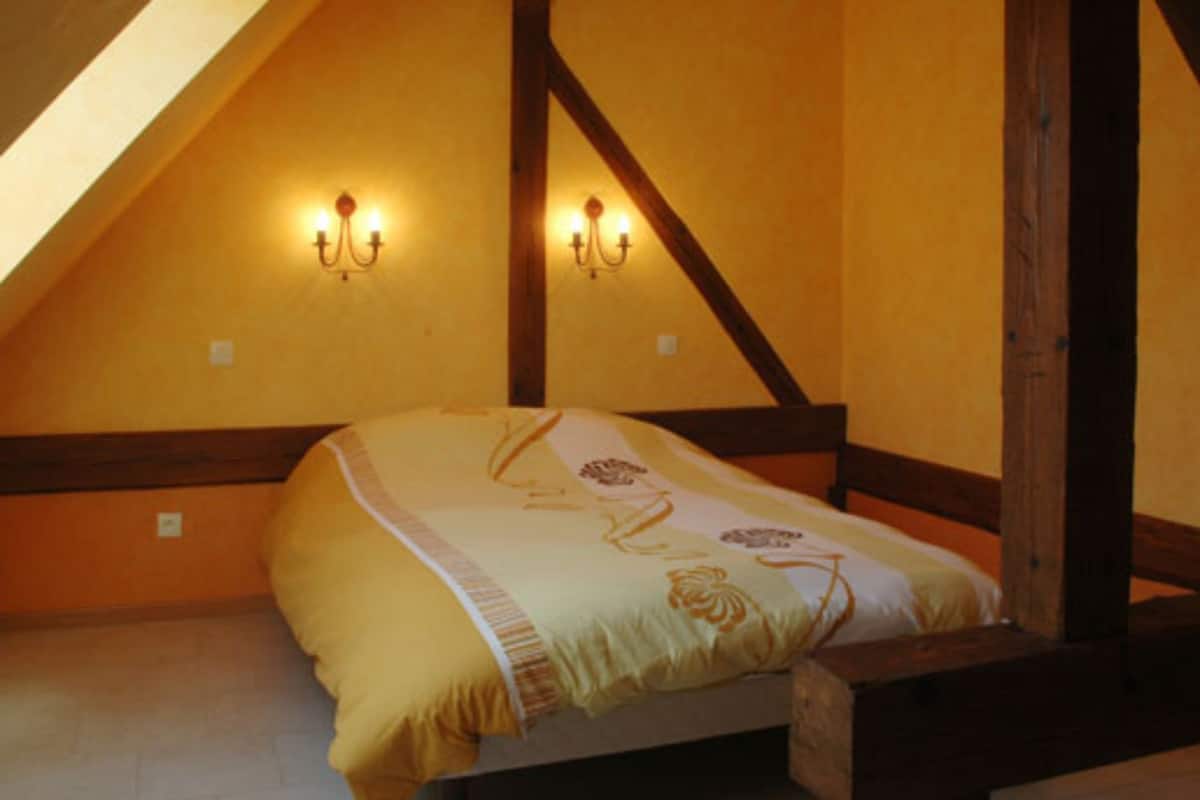 Quadruple Room (Hansi) | Kalis bunyi, seterika/papan seterika, katil bayi/kot (percuma)