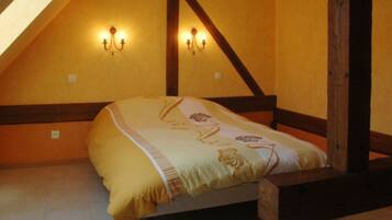 Quadruple Room (Hansi) | Kalis bunyi, seterika/papan seterika, katil bayi/kot (percuma)