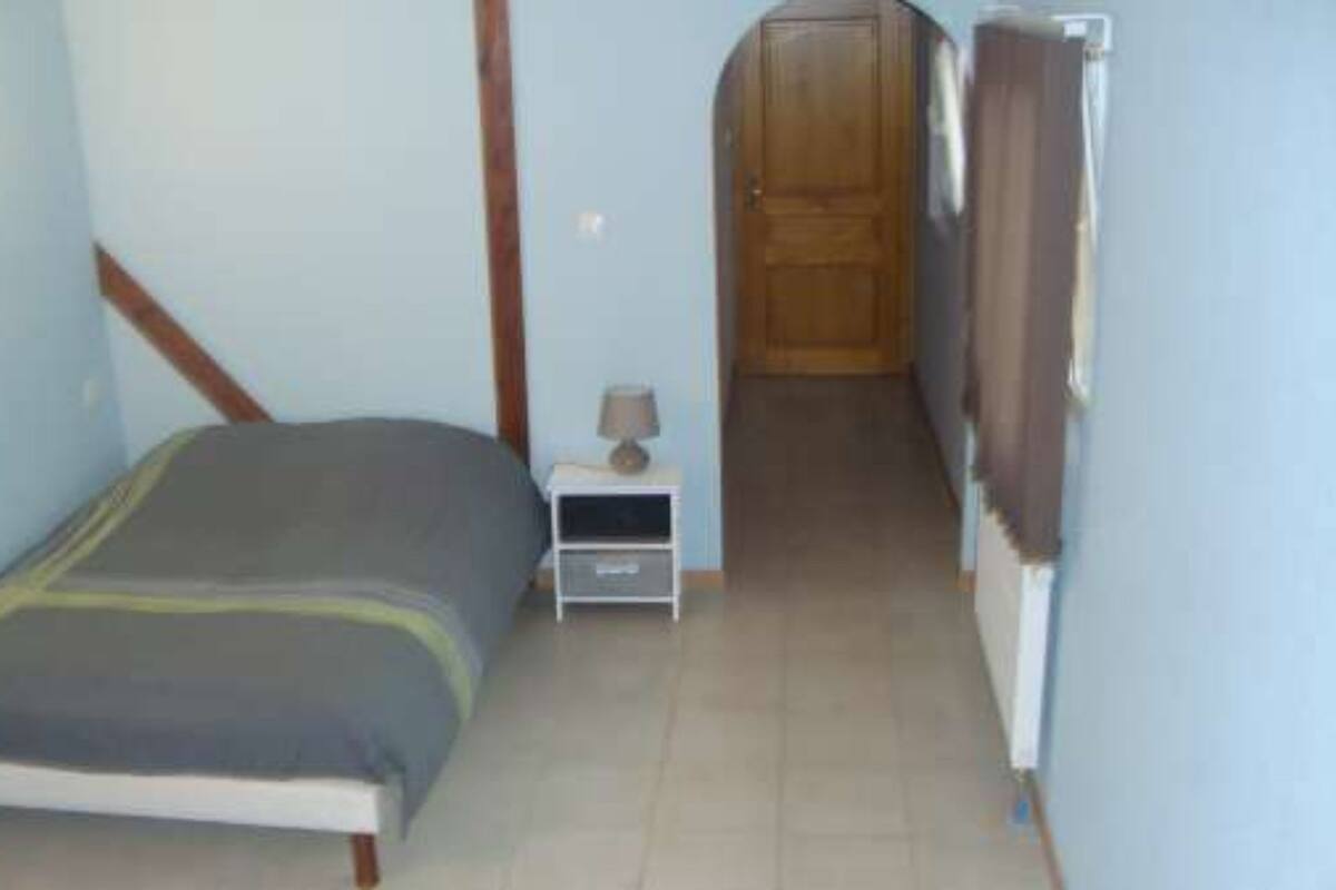 Quadruple Room (Hirondelles) | Soundproofing, iron/ironing board (on request), cribs (free)