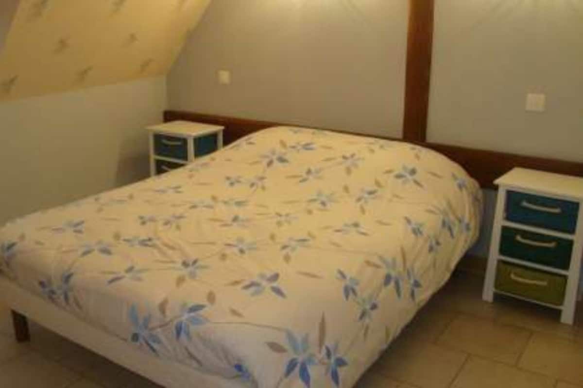 Family Room (Cygognes) | Soundproofing, iron/ironing board (on request), cribs (free)