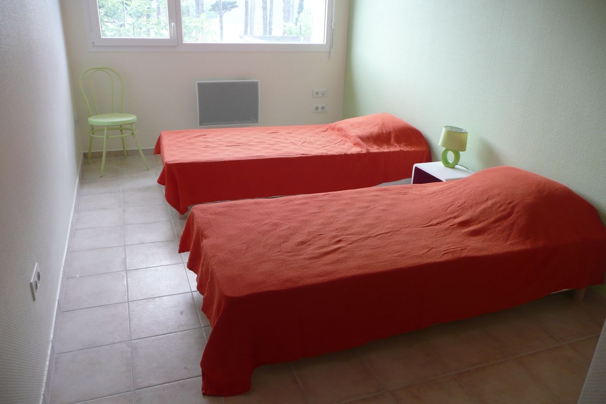 Soundproofing, iron/ironing board, free cots/infant beds
