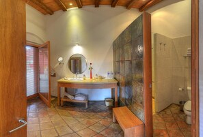 Shower, free toiletries, hair dryer, bathrobes