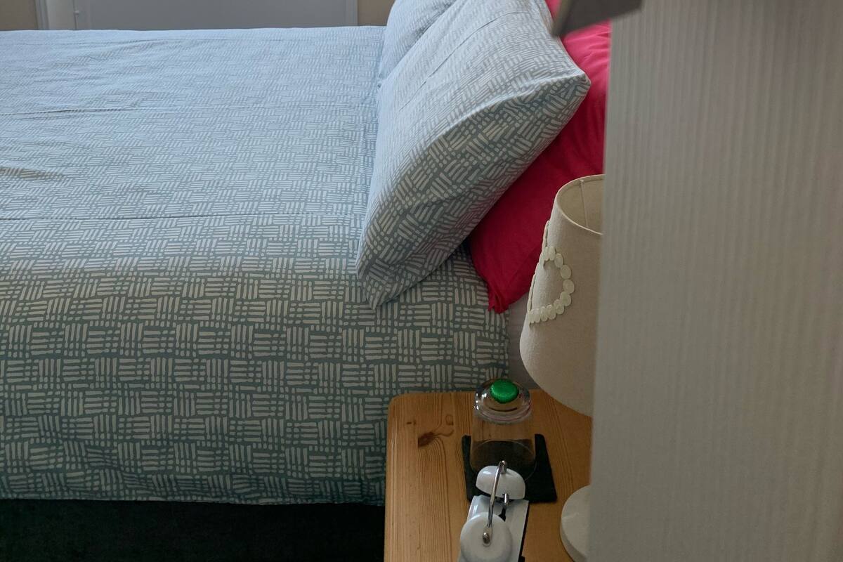 Double Room, 1 Double Bed | Iron/ironing board, WiFi (free), bed sheets