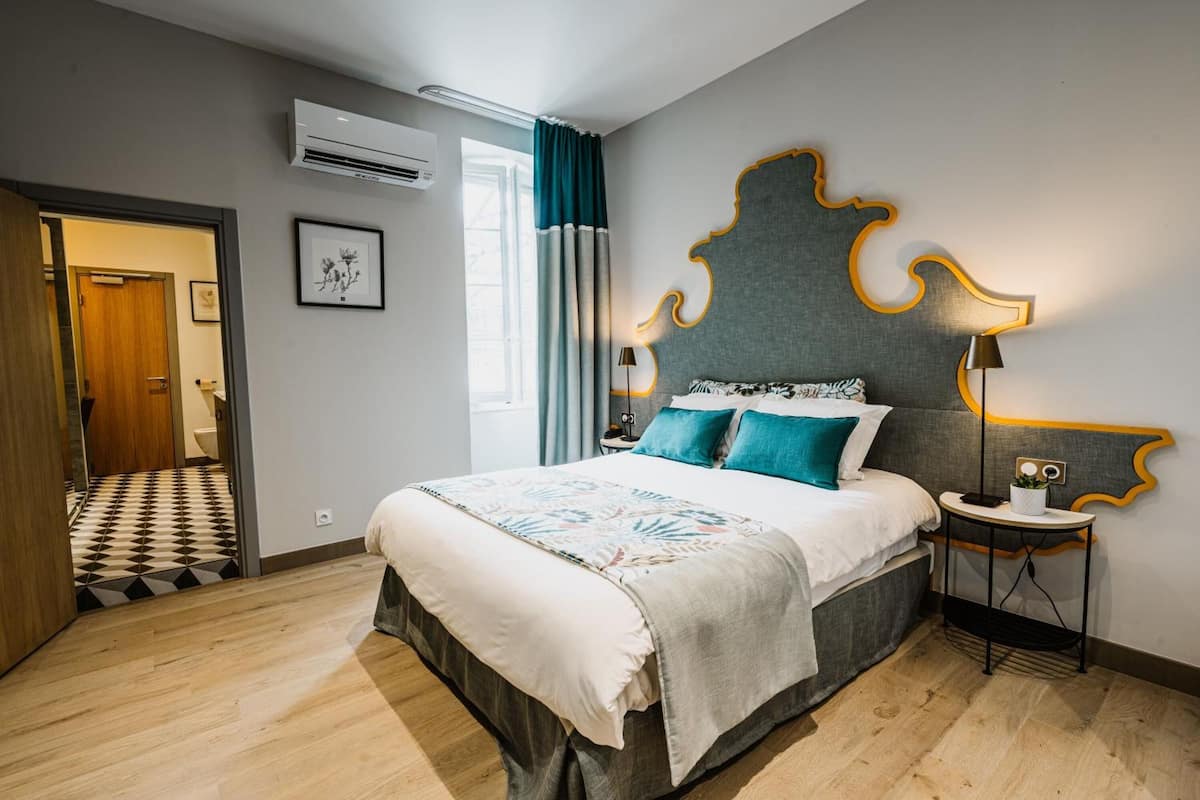 premium bedding, minibar, individually decorated, individually furnished