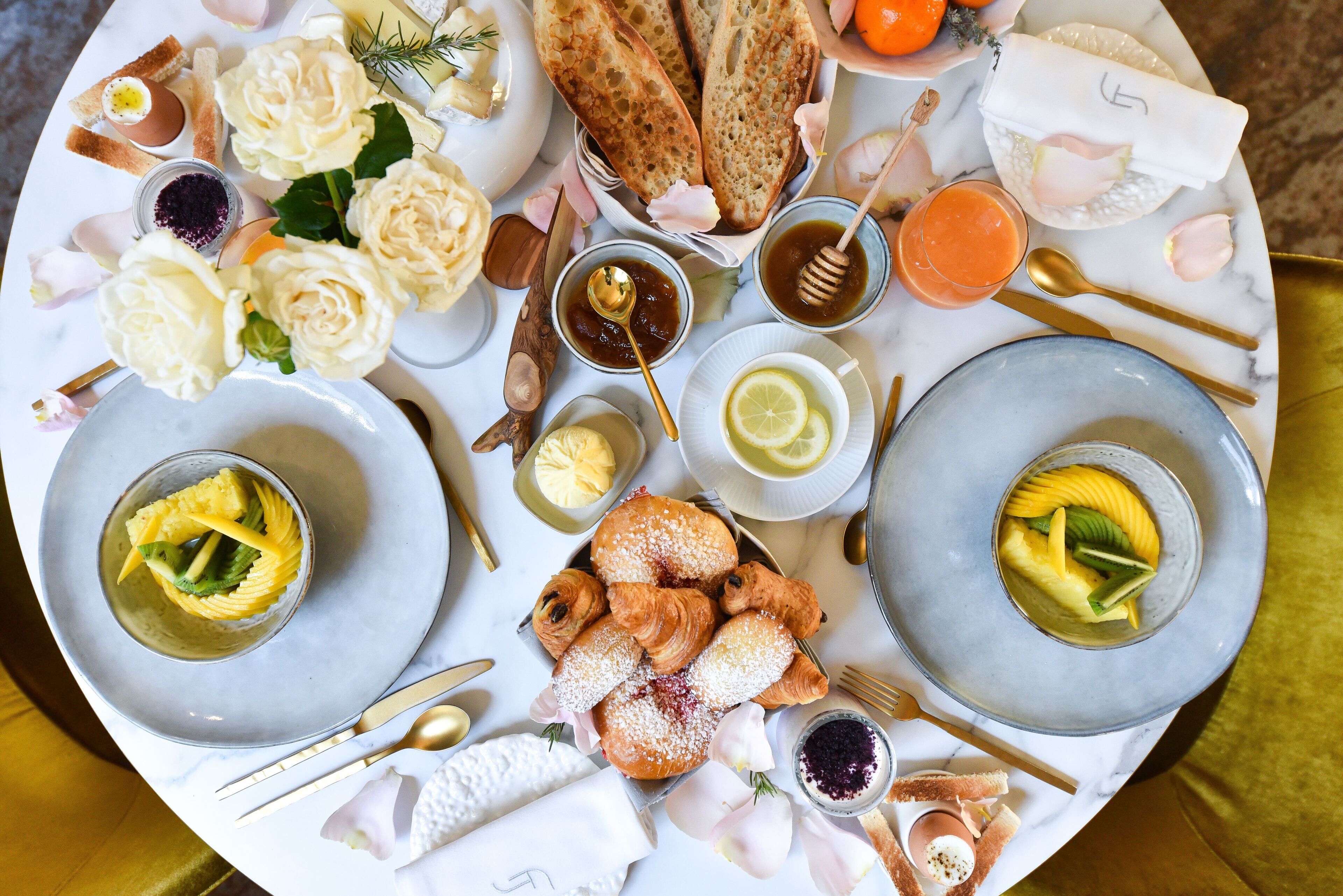 daily buffet breakfast (eur 15.00 per person)