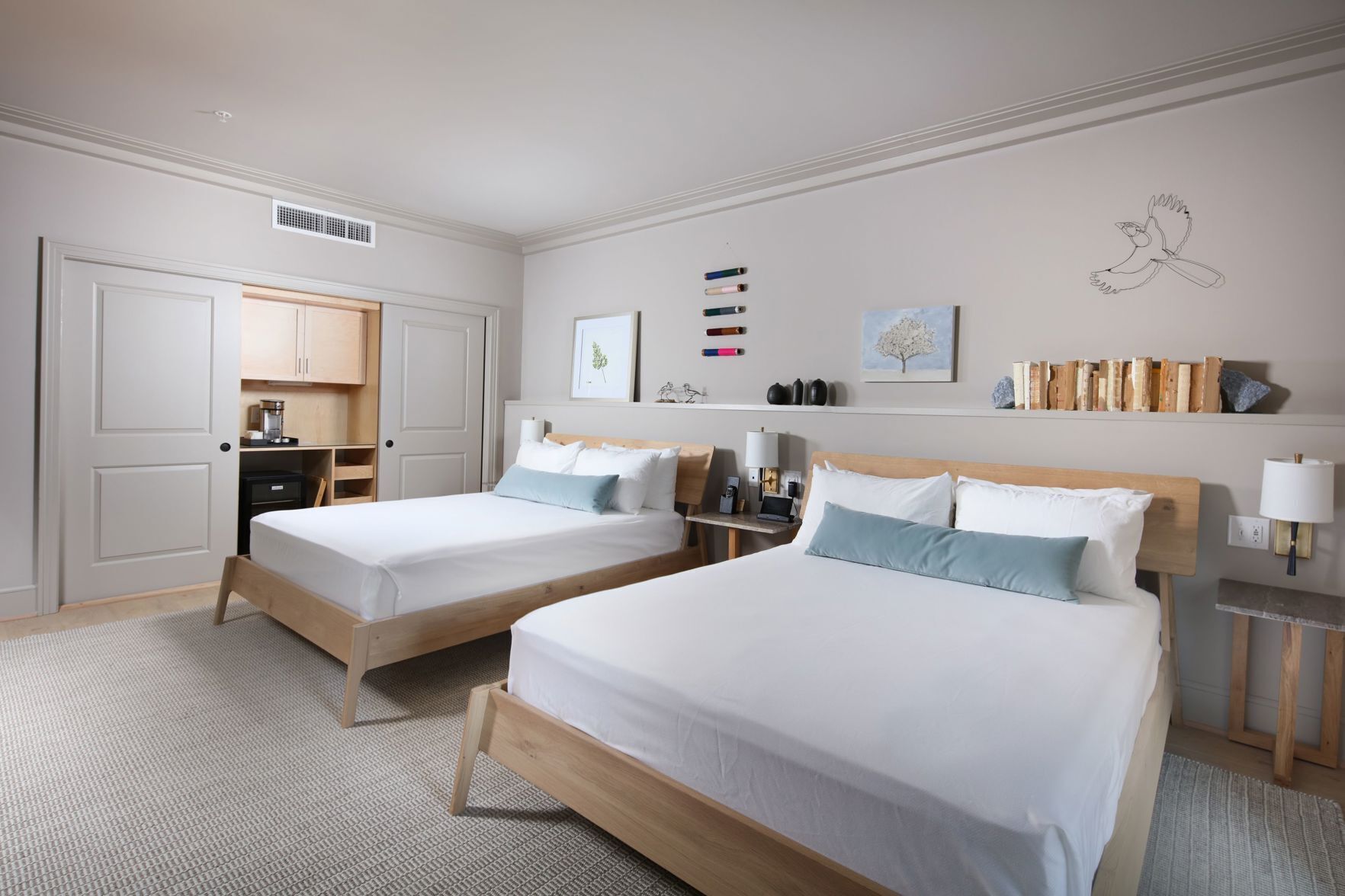 Ropa de cama de alta calidad, caja fuerte, cortinas opacas