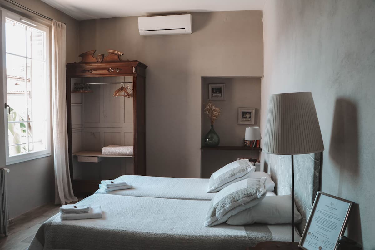 1 bedroom, minibar, desk, soundproofing