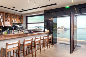 Bar (en la propiedad)