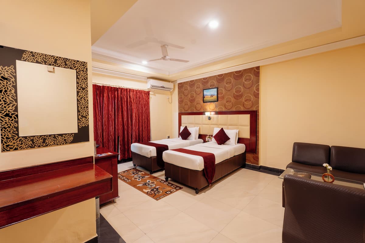Deluxe Twin Room | 1 bedroom, in-room safe, free WiFi, bed sheets