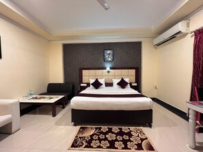 Premium kamer, 1 kingsize bed | 1 slaapkamer, een kluis op de kamer, gratis wifi, beddengoed