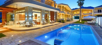 Lobelia Luxury Suites