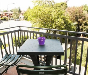 Premium bedding, desk, free WiFi, bed sheets