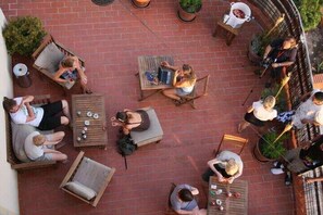 Basic Shared Dormitory, Mixed Dorm, Shared Bathroom (8 Beds) | Terrace/patio - Mellow Hostel Barcelona (Barcelona)