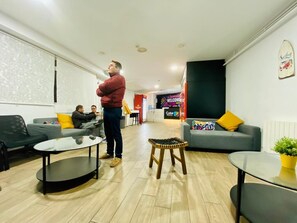 Reception - Mellow Hostel Barcelona (Barcelona)