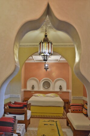 Rideaux occultants, fer et planche à repasser