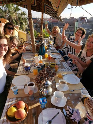 含每日全套早餐