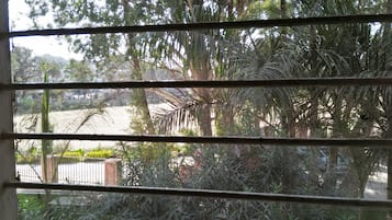 Family 4 Bed AC Room | Mountain view
