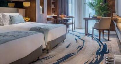 Yannian Plaza Hotel