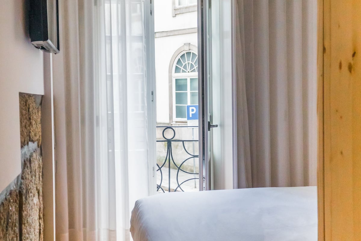 Standard Double Room, Balcony | Minibar, in-room safe, desk, blackout drapes