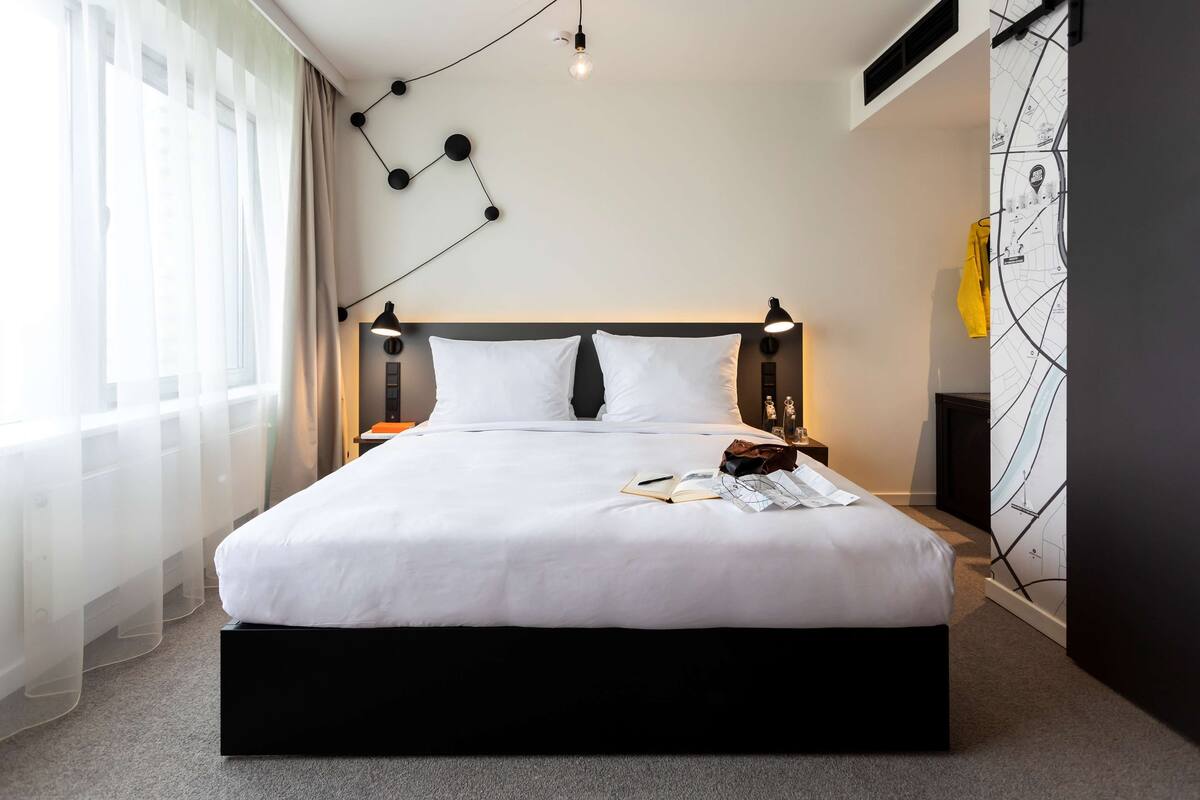 Penta Suite | 1 bilik tidur, peti besi dalam bilik, meja, langsir/tirai gelap terus
