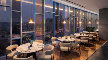 2 Bars/Lounges, Lobby-Lounge, Bar auf der Dachterrasse