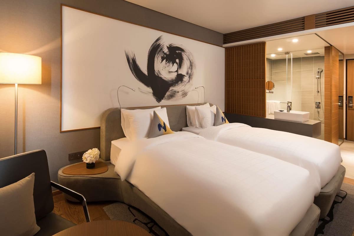 Premium bedding, down duvets, minibar, in-room safe