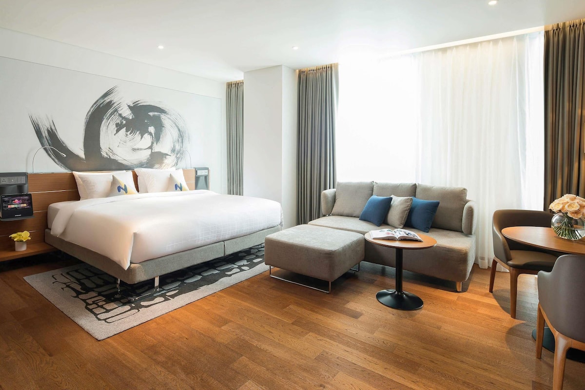 Deluxe Room, 1 Double Bed (Residence) | Premium bedding, down comforters, minibar, in-room safe