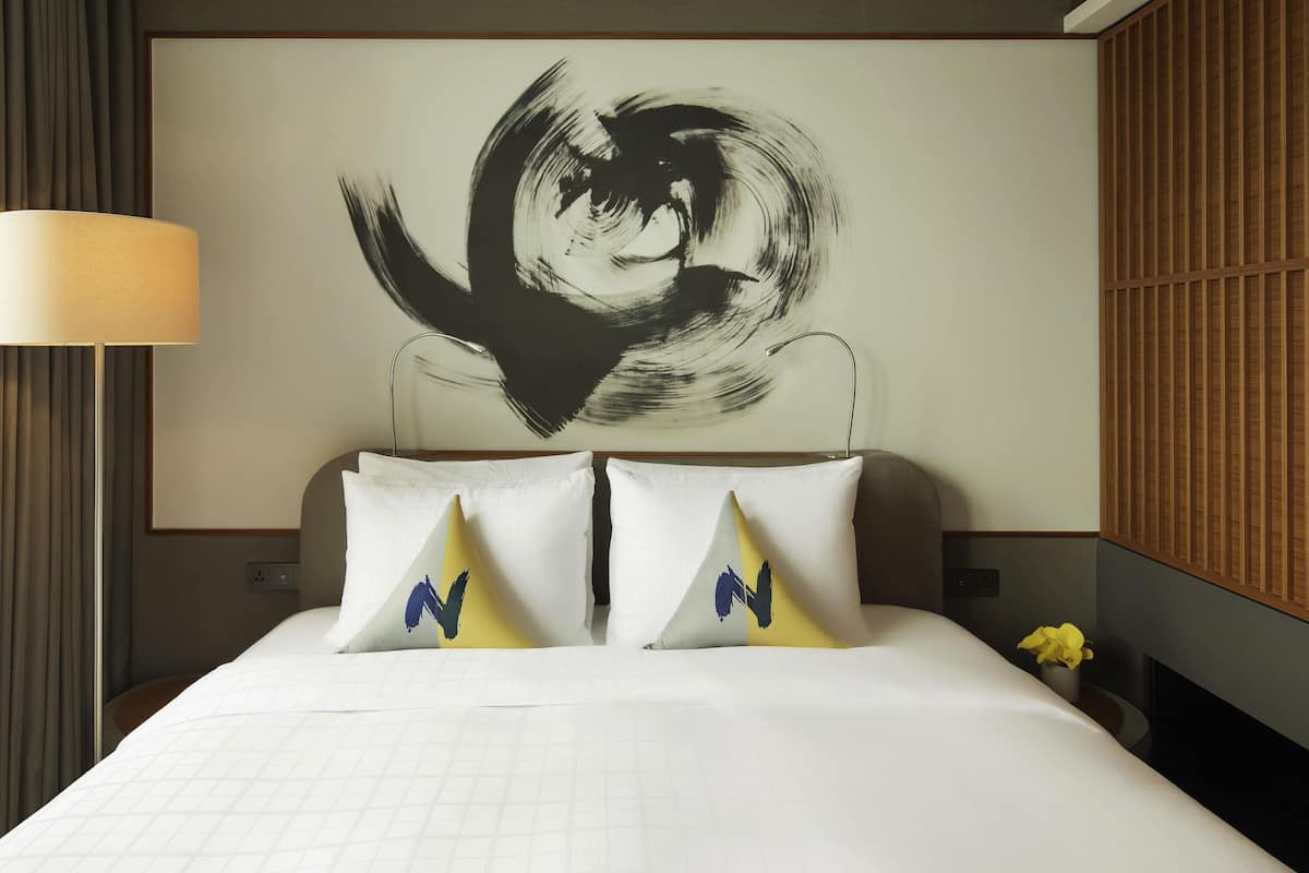 1 bedroom, premium bedding, down comforters, minibar