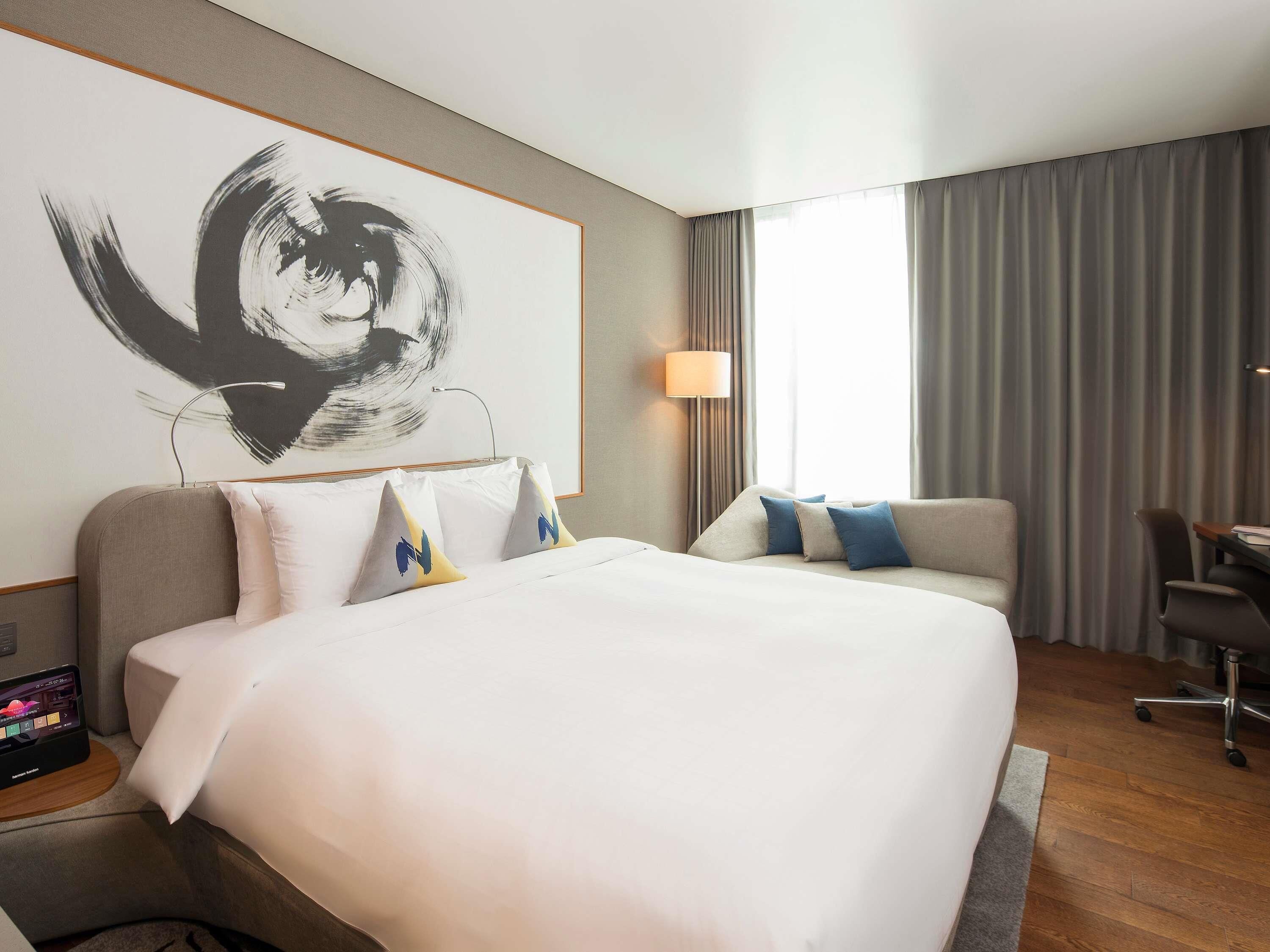 Ropa de cama de alta calidad, edredón y minibar 