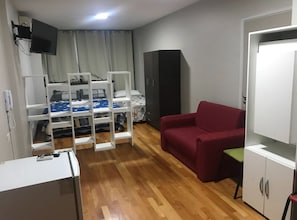1 bedroom, minibar, desk, cots/infant beds