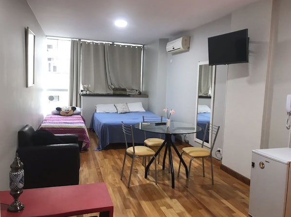 1 bedroom, minibar, desk, cots/infant beds