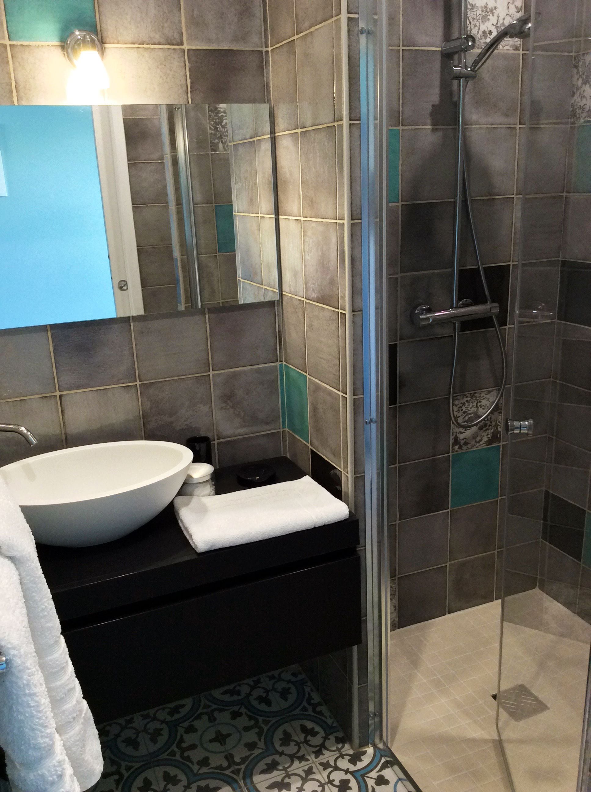 Bathroom shower